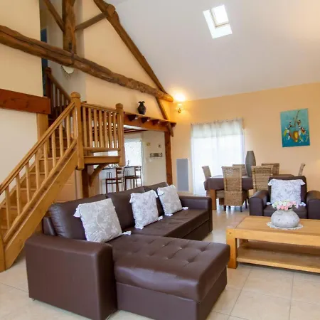 Maison Spacieuse Avec Jardin Clos Et Wifi A - Fr-1-616-63 Saint-Germain-et-Mons