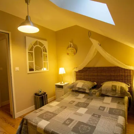 Maison Spacieuse Avec Jardin Clos Et Wifi A - Fr-1-616-63 Дом отдыха Saint-Germain-et-Mons